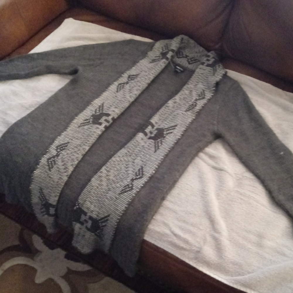 Sweater - Picture 3 of 3